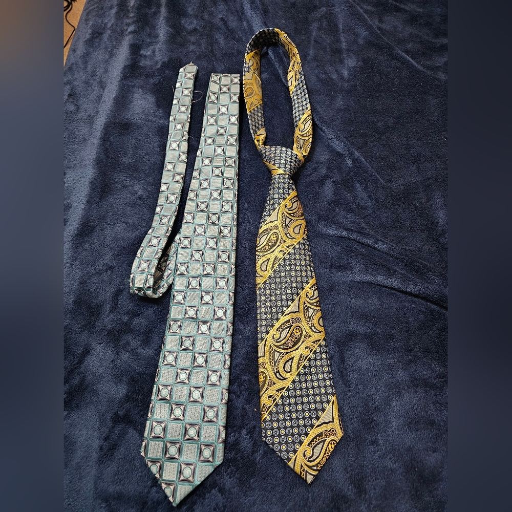 Mens neck tie bundle . 2 ties